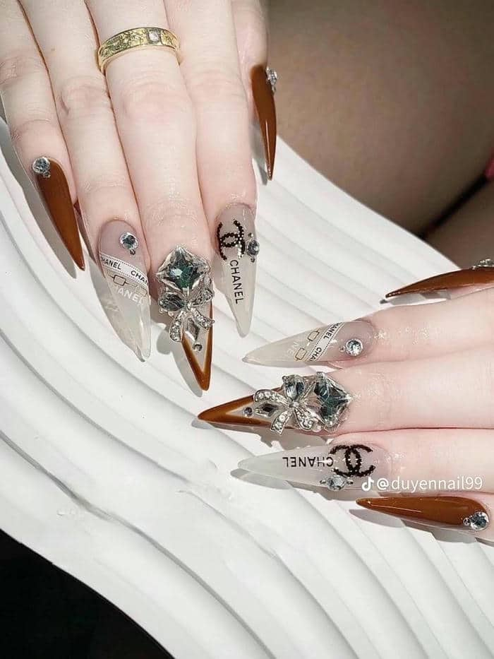 nail nhọn dài đính đá