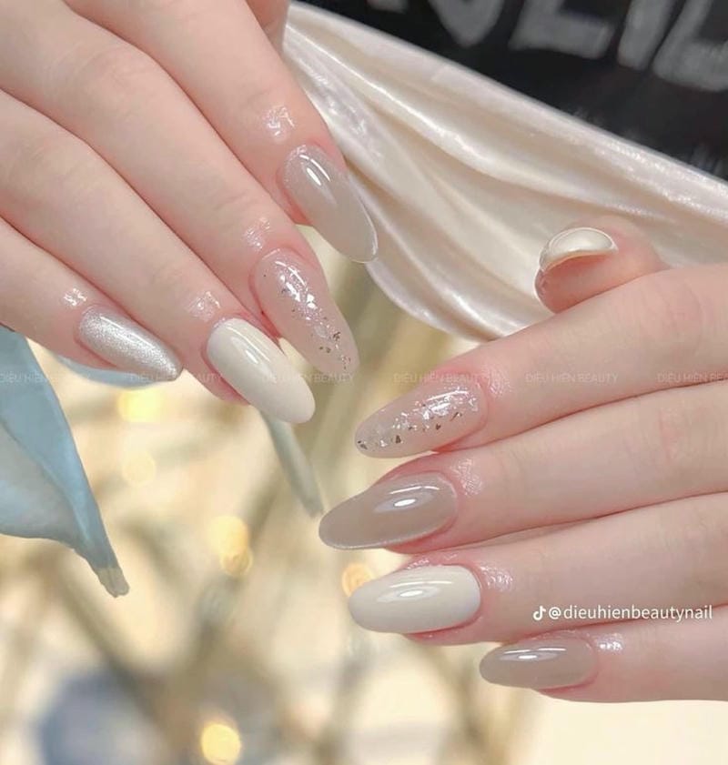 mẫu nail đính đá đơn giản