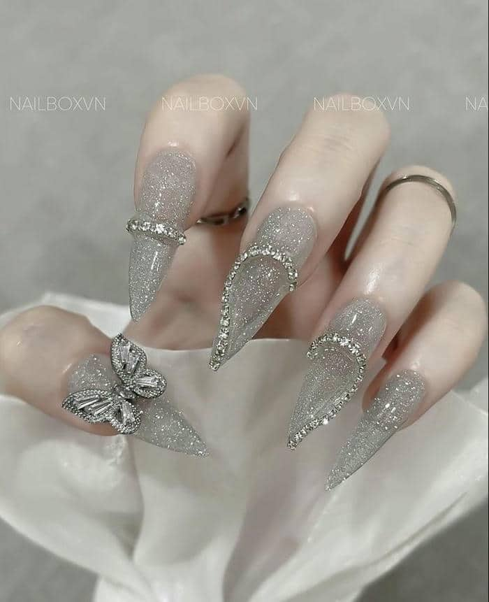 nail ombre from nhọn