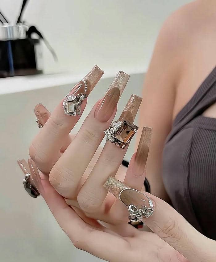 những mẫu nail đính đá đẹp