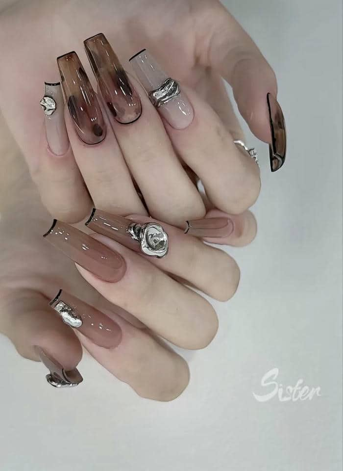 mẫu nail màu đen đơn giản