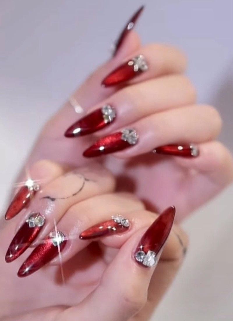 mẫu nail đơn giản màu đỏ