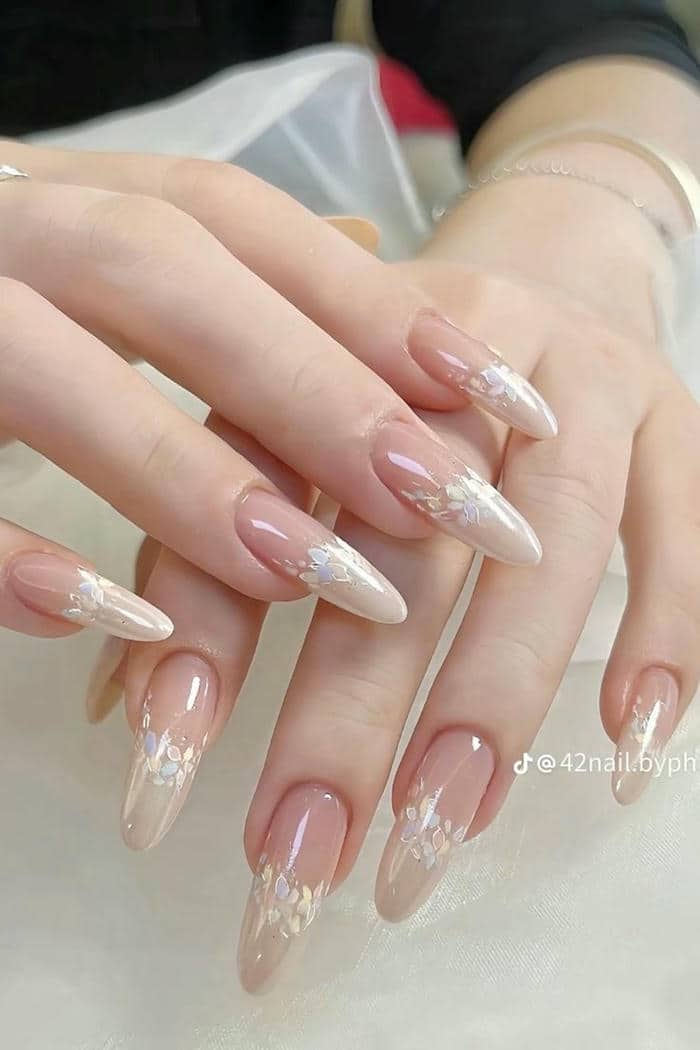 mẫu nail móng nhọn tròn