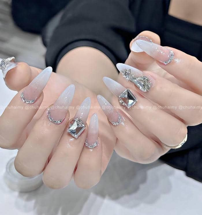 mẫu nail đính đá khối