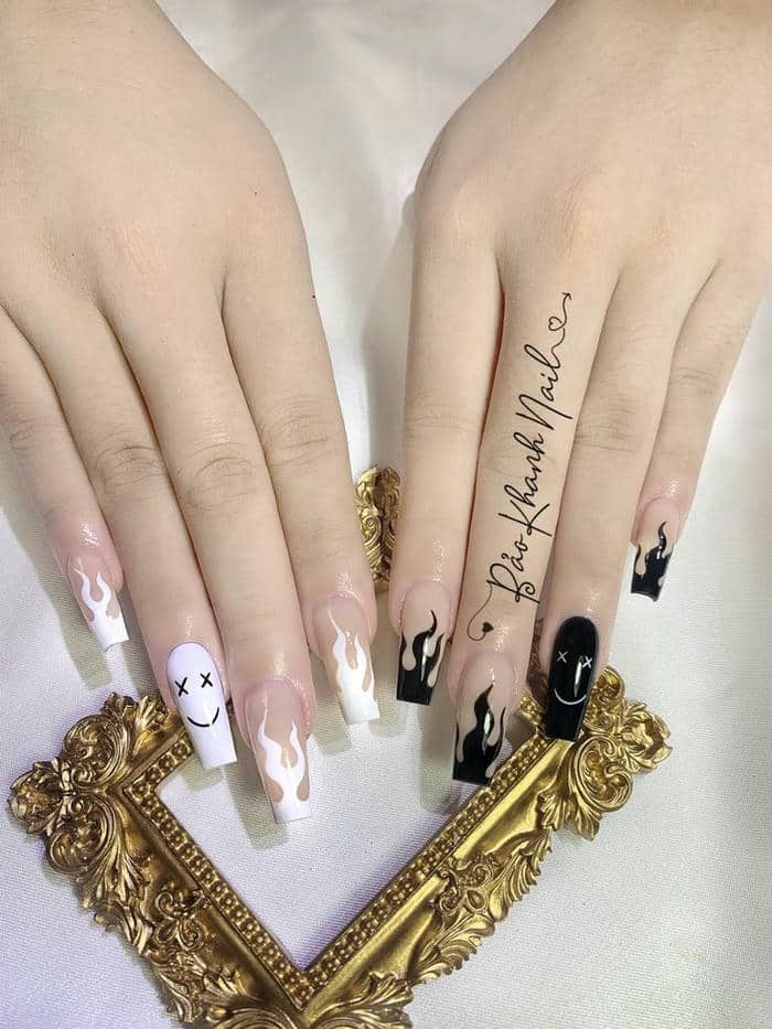 mẫu nail trắng đen đơn giản