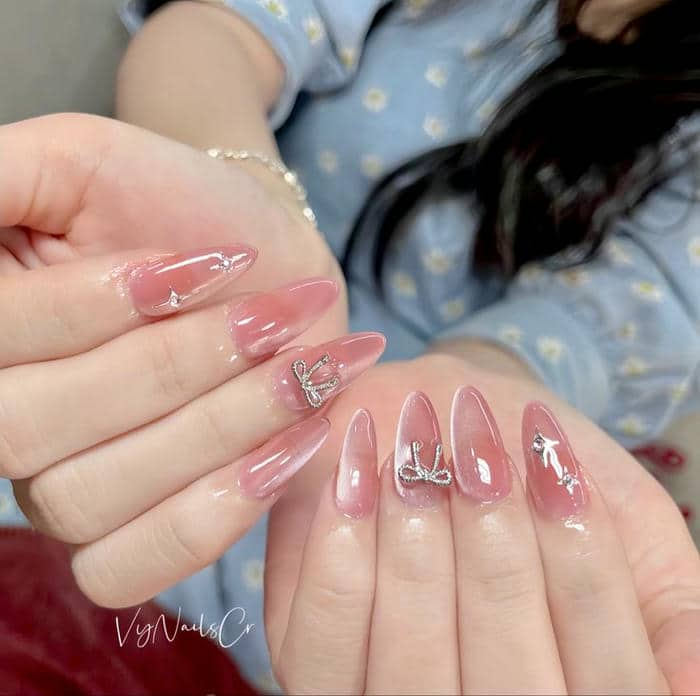 mẫu nail móng nhọn ngắn