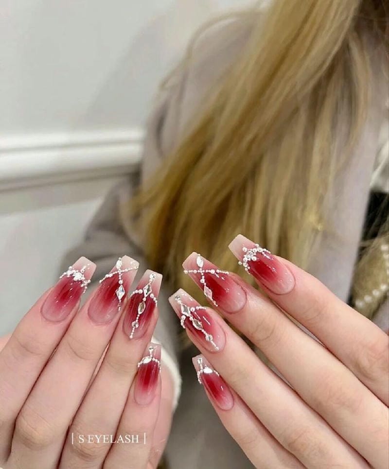 mẫu nail tết màu đỏ