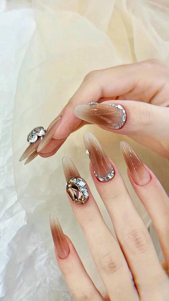 nail ombre trắng hồng