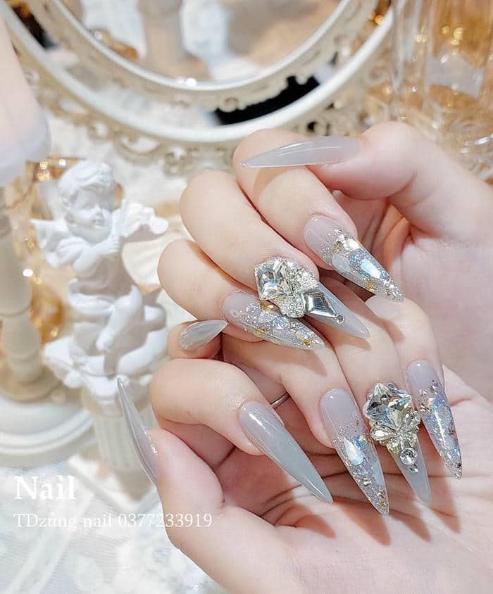 nail cô dâu móng nhọn