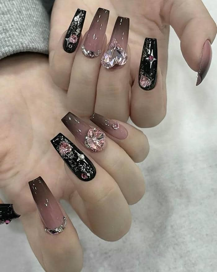 mẫu nail màu đen đẹp