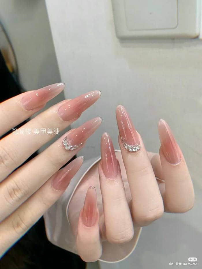 những mẫu nail màu hồng đẹp