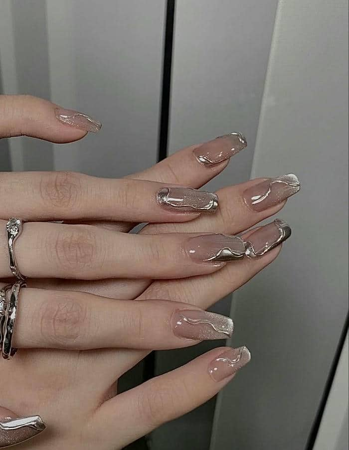 nail tráng gương trắng kết hợp đính đá