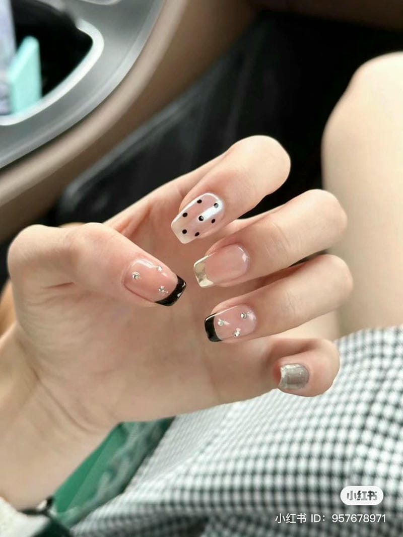 mẫu nail tráng gương đơn giản