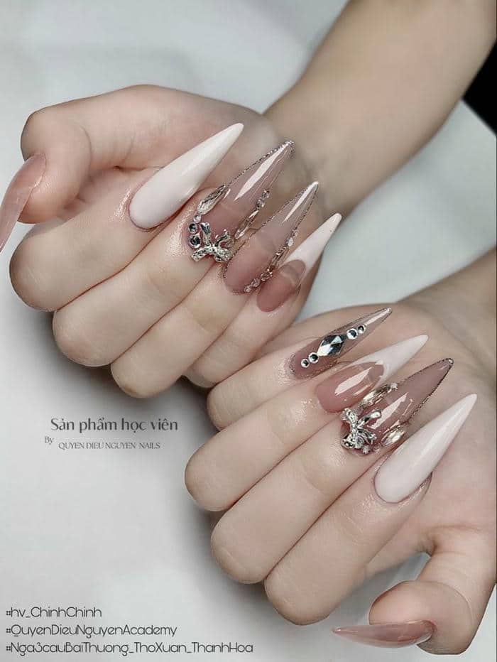 nail nhọn màu trắng sữa