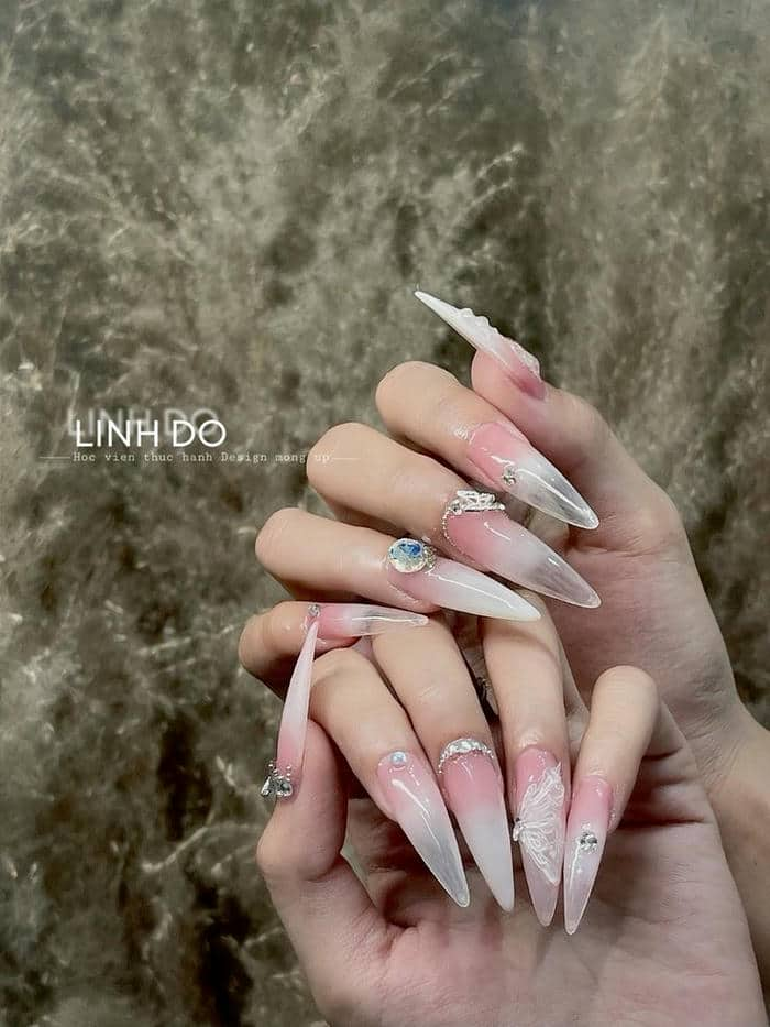 Nail ombre nâu đính đá