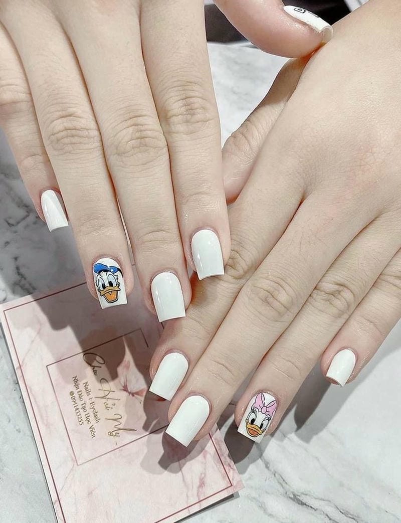 mẫu nail đơn giản cá tính