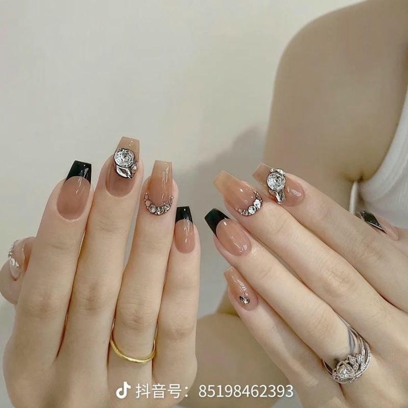 mẫu nail tết đơn giản