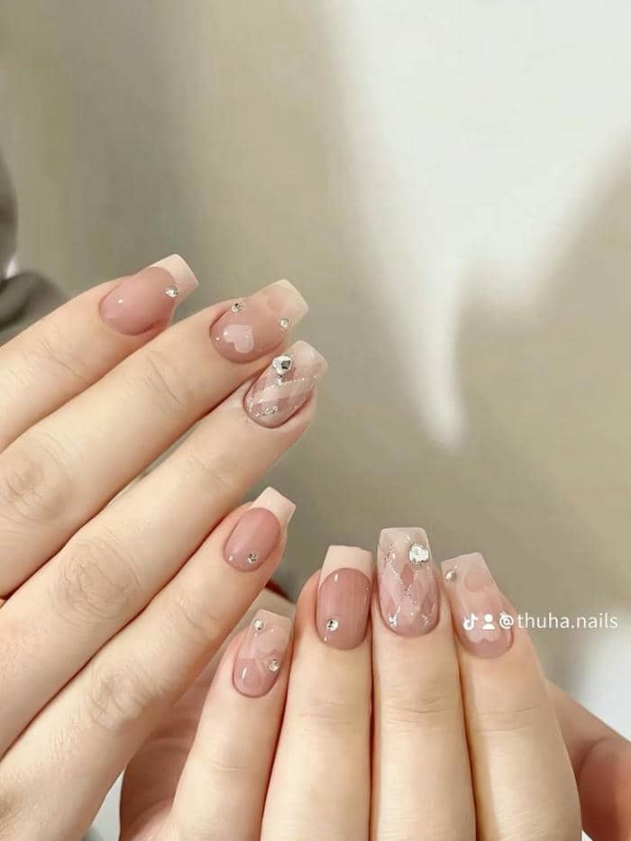 mẫu nail ngắn