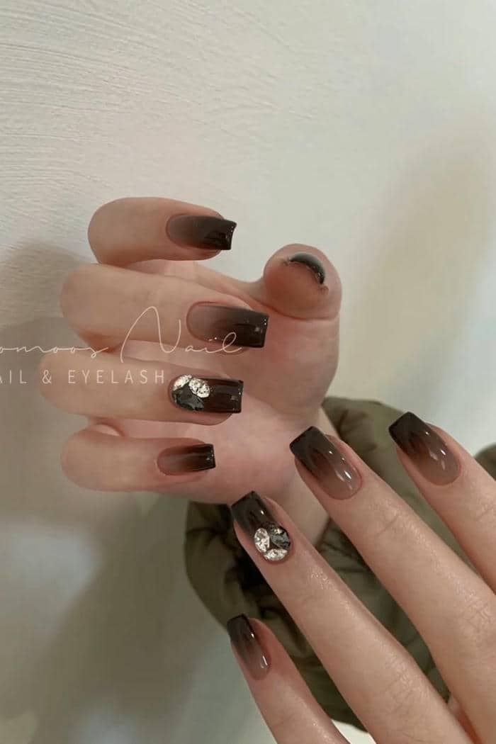 mẫu nail đen trắng