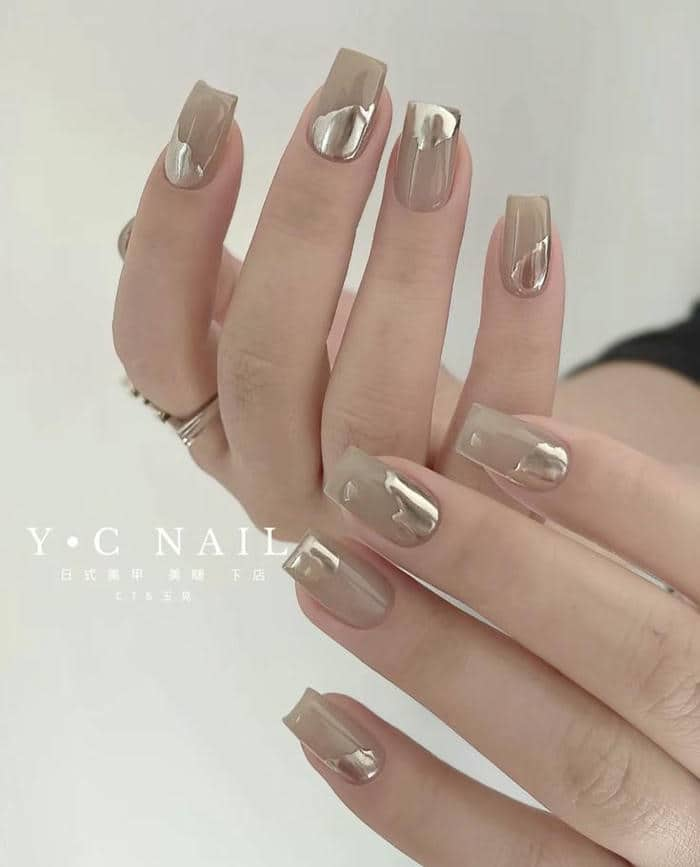 nail tráng gương hồng kết hợp đính đá